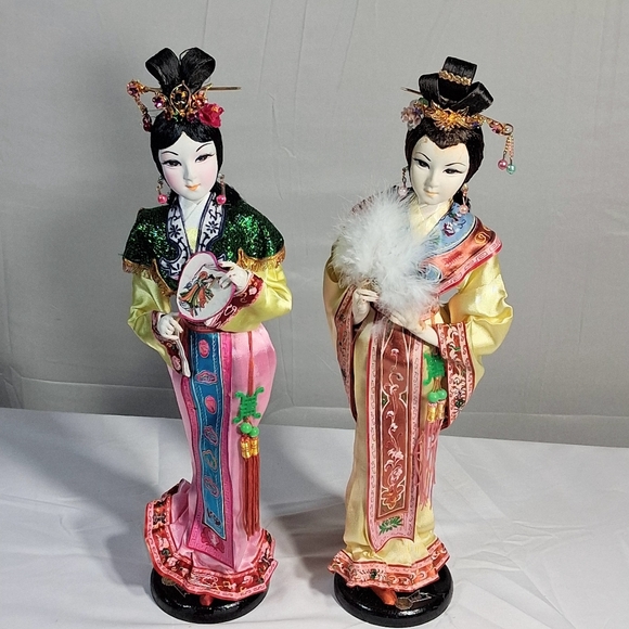 Set Of 2 Japanese Intricate Ornate 16" Collectible Dolls - Picture 5 of 12